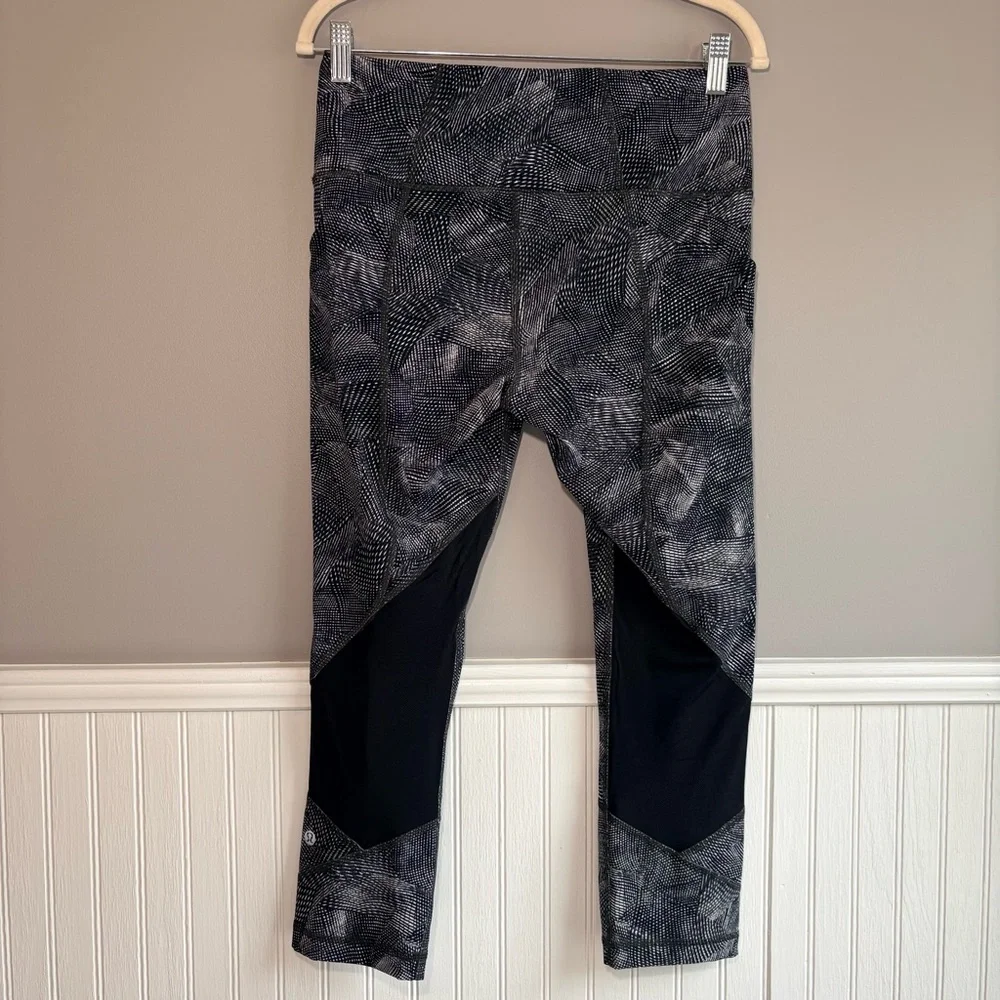 Lululemon Wunder Under Crop 8 Full On Luxtreme Black White Camo Yoga Pant - Picture 2 of 13